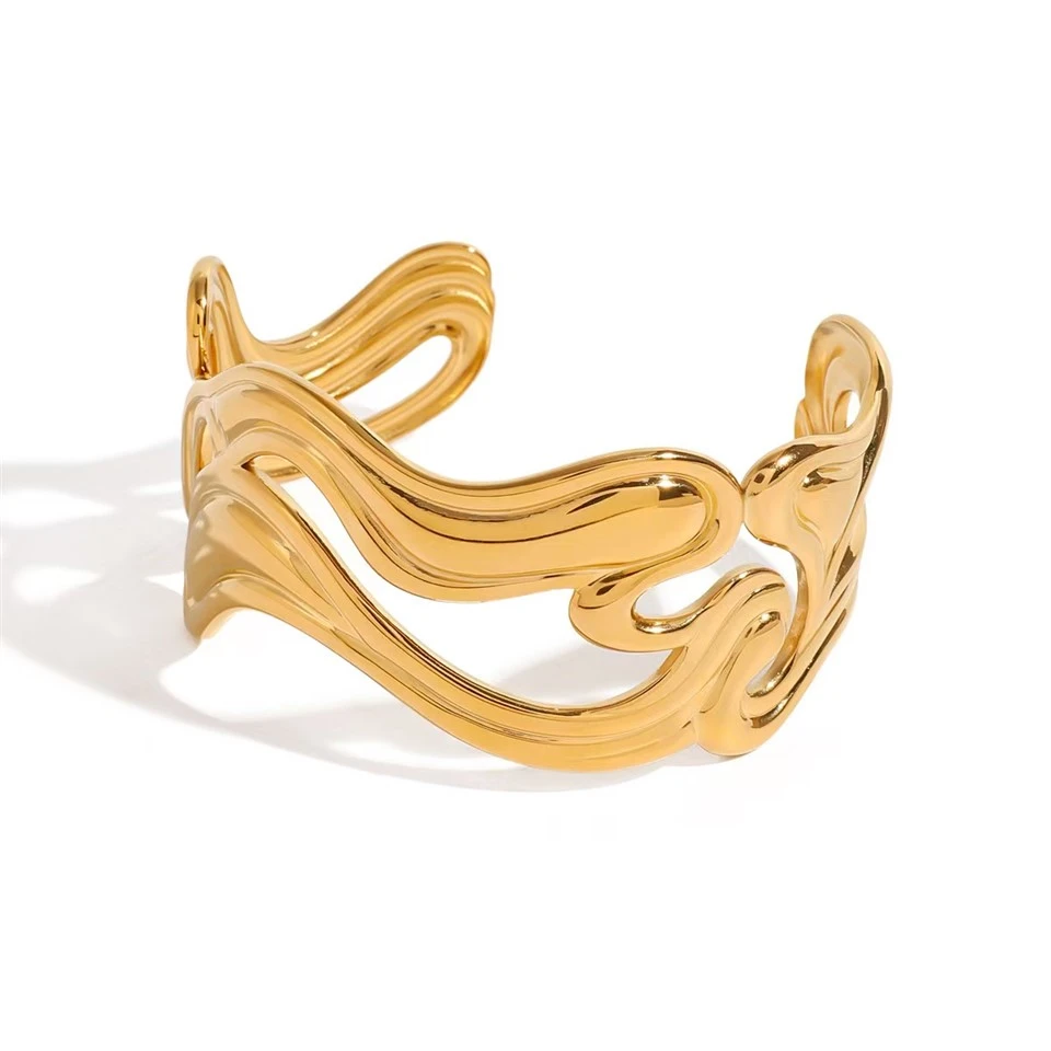 Exaggerated Waved Chunky Bracelet